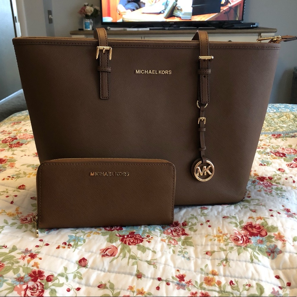 Michael Kors tote with matching wallet